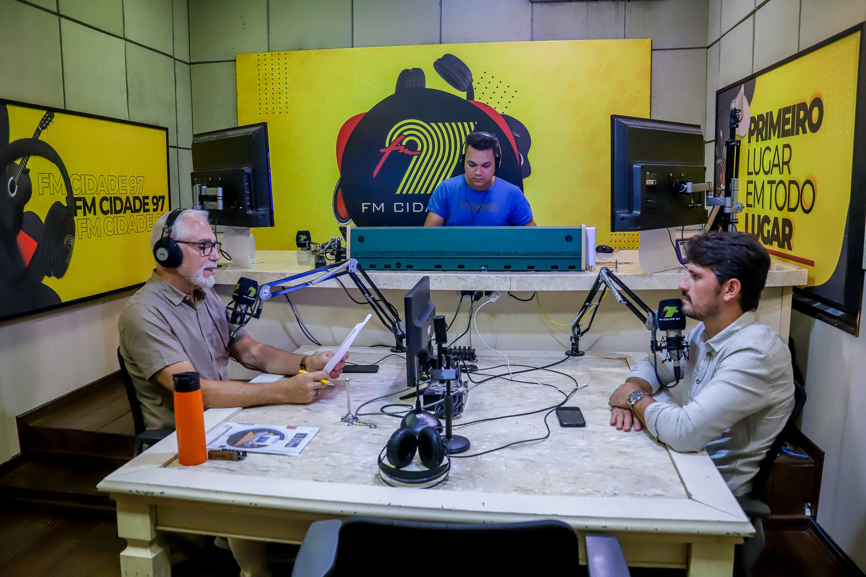 Presidente da Assomasul Thalles Tomazelli concede entrevista no Noticidade FM97 ao Ogg Ibrahim.