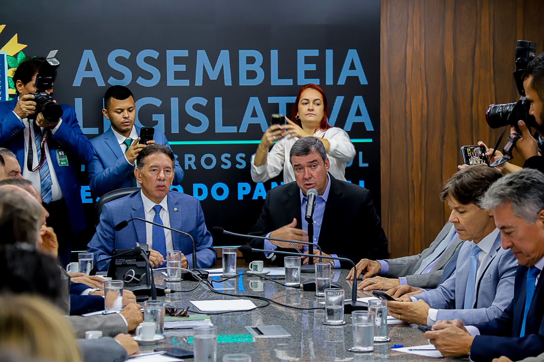 Prefeito Henrique Ezoe de Rio Negro representa a Assomasul na reunião da ALEMS para discutir a proposta de gestão PPP Hospital Regional e anúncio do pagamento das Emendas Parlamentares.