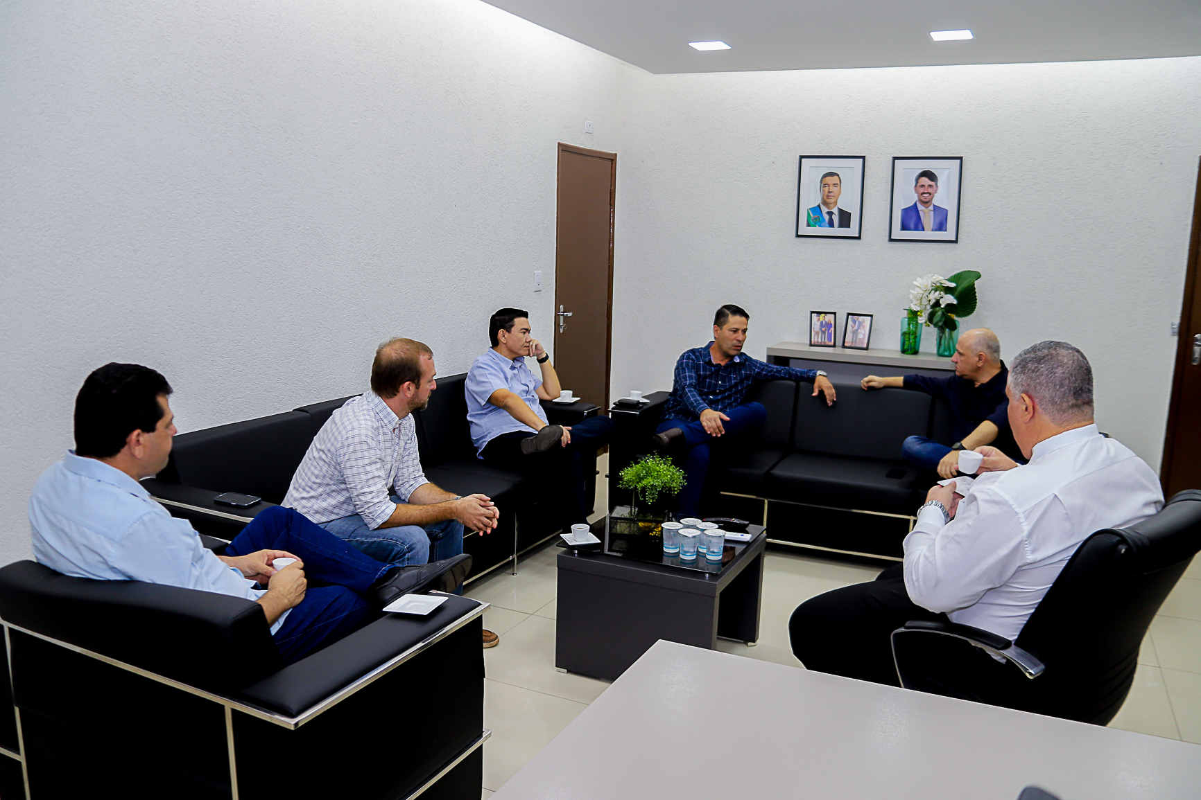 Prefeitos discute o plano de investimento em MS com representantes da Energisa.