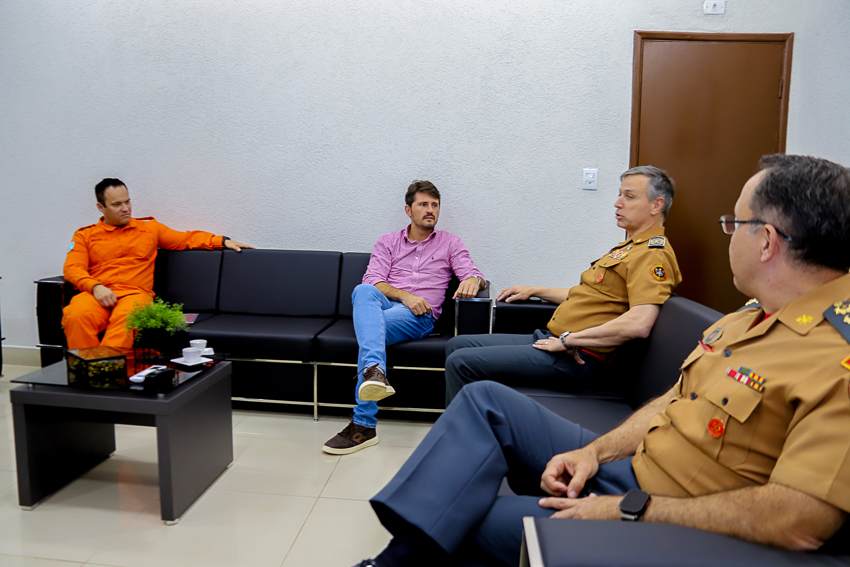 Presidente da Assomasul Thalles Tomazelli se reúne com o Coronel Frederico Reis Pouso Salas é o Comandante Geral do Corpo de Bombeiros Militar de Mato Grosso do Sul CBMMS Coronel Coleto e Tenente Coronel Bruno.